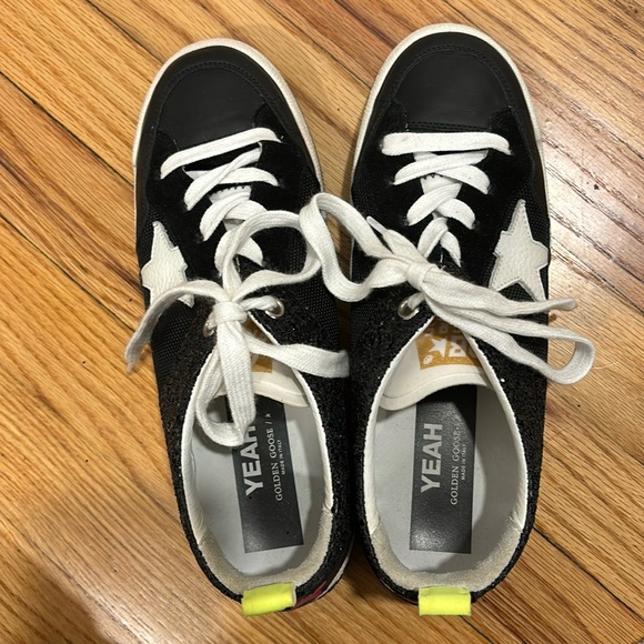 Black Yeah! sneakers with white star. - Picture 6 of 6